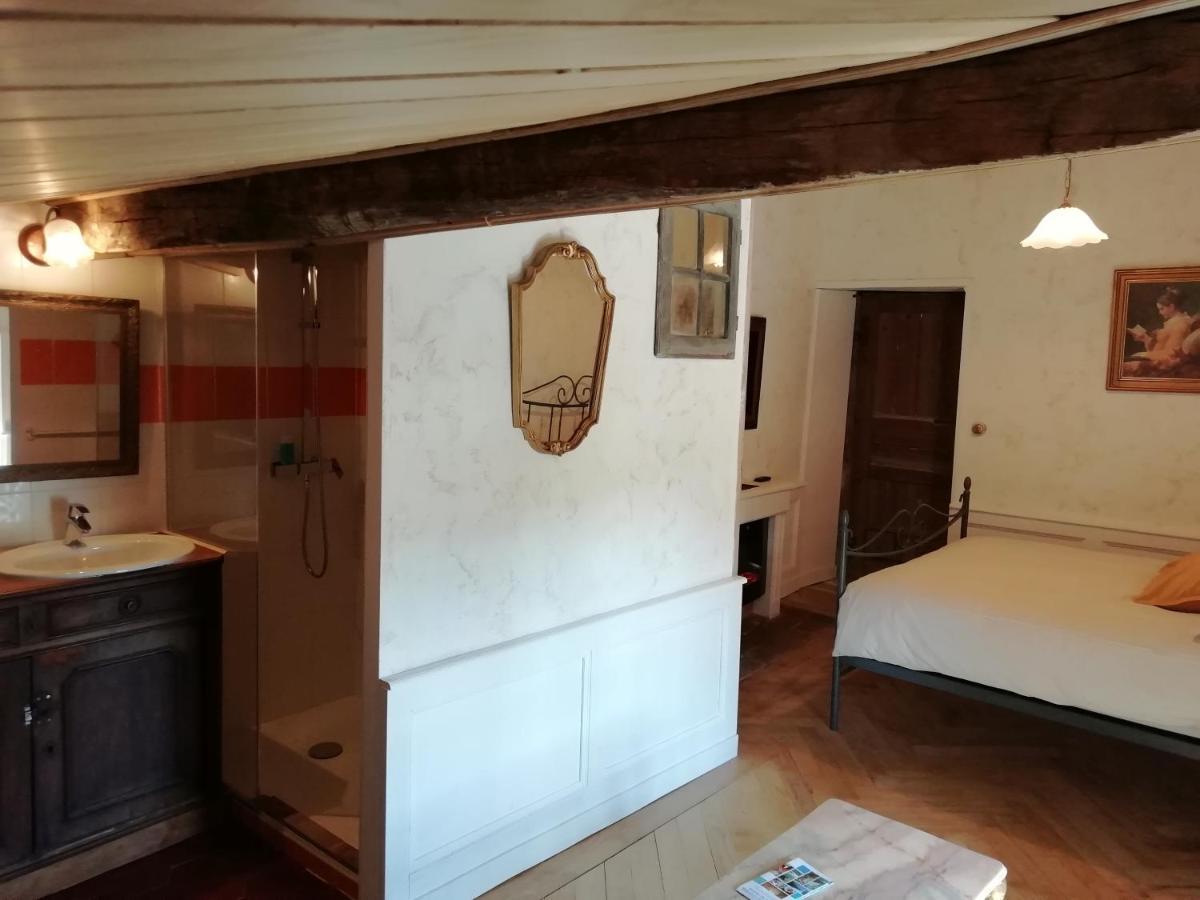 La Tour Mandot Bed & Breakfast Montluel ภายนอก รูปภาพ