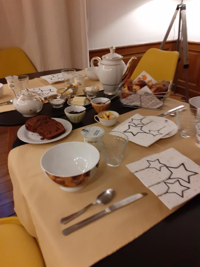 La Tour Mandot Bed & Breakfast Montluel ภายนอก รูปภาพ