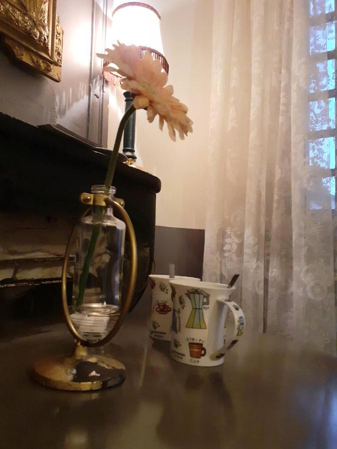 La Tour Mandot Bed & Breakfast Montluel ภายนอก รูปภาพ