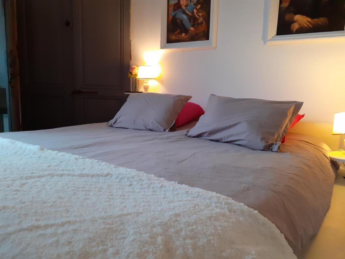 La Tour Mandot Bed & Breakfast Montluel ภายนอก รูปภาพ