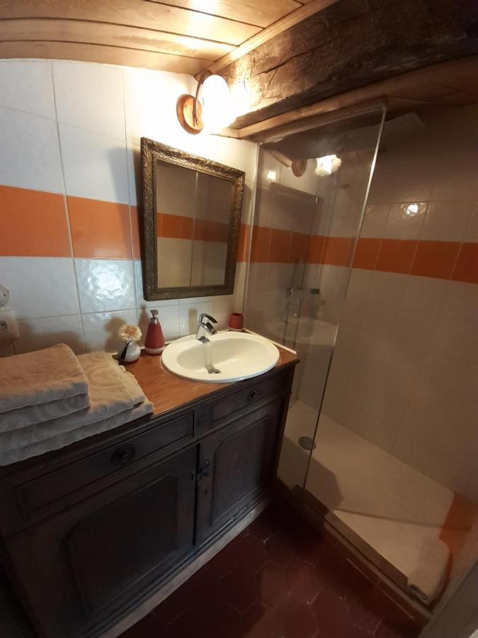 La Tour Mandot Bed & Breakfast Montluel ภายนอก รูปภาพ