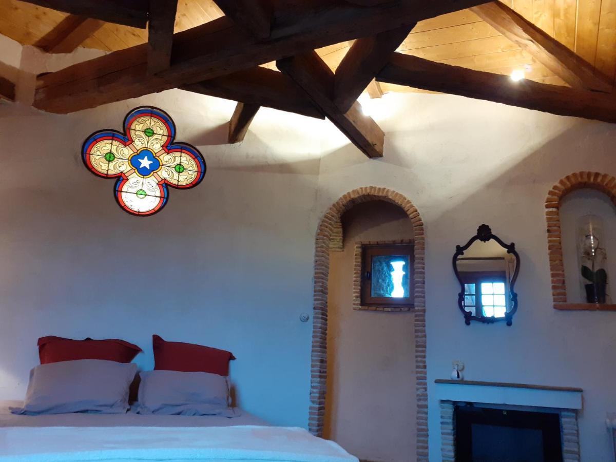 La Tour Mandot Bed & Breakfast Montluel ภายนอก รูปภาพ